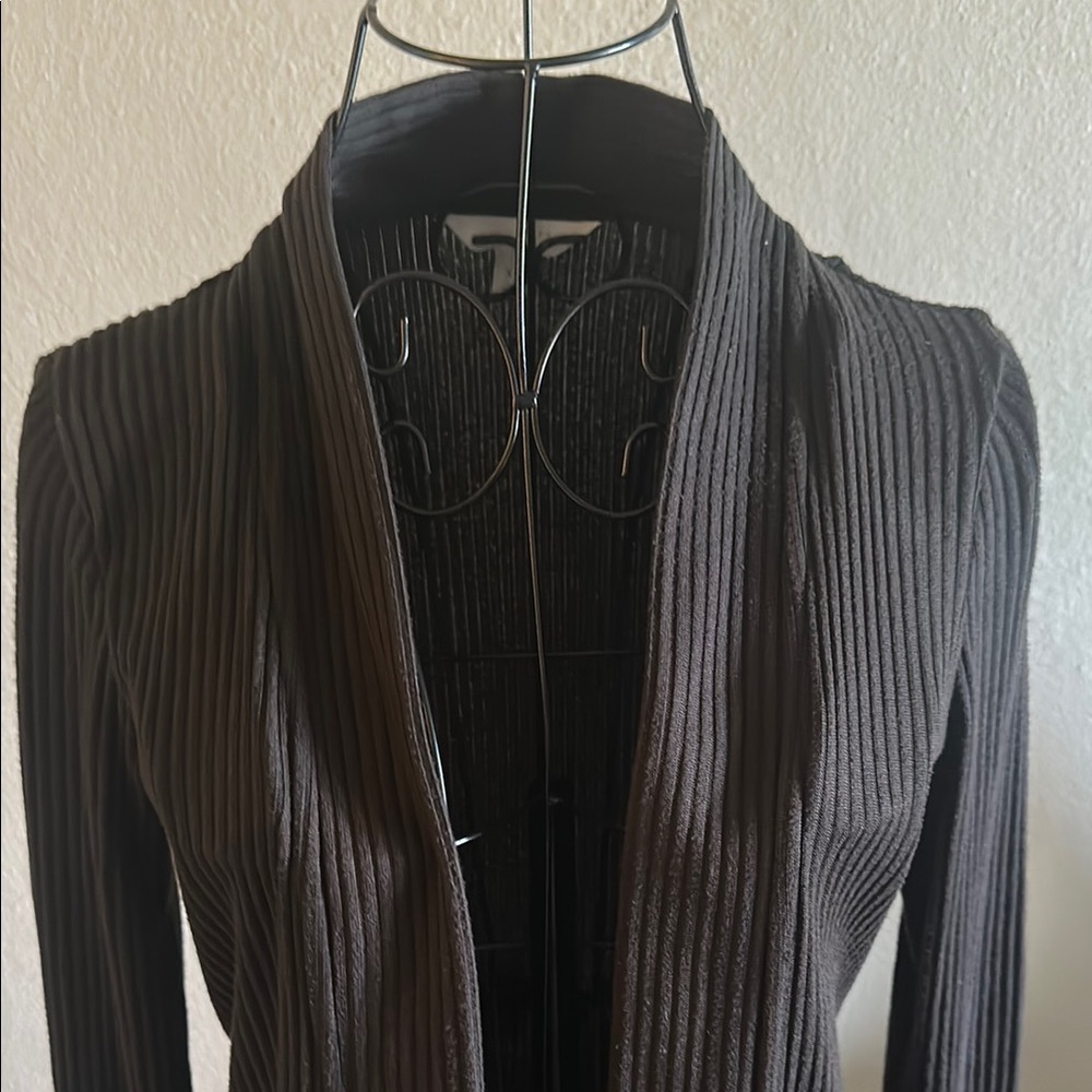 Black Ribbed Open Front Cardigan with Ruffle Bottom. - Picture 2 of 9
